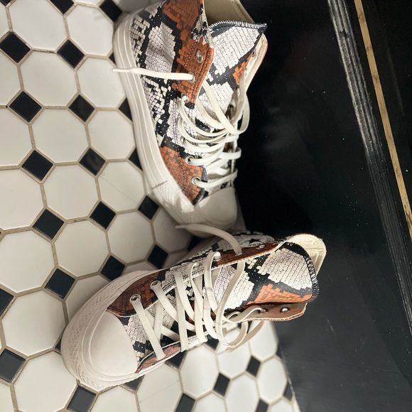 Converse women’s snake skin look - Picture 3 of 8